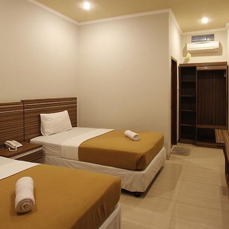 Palapa Hotel Матарам Экстерьер фото