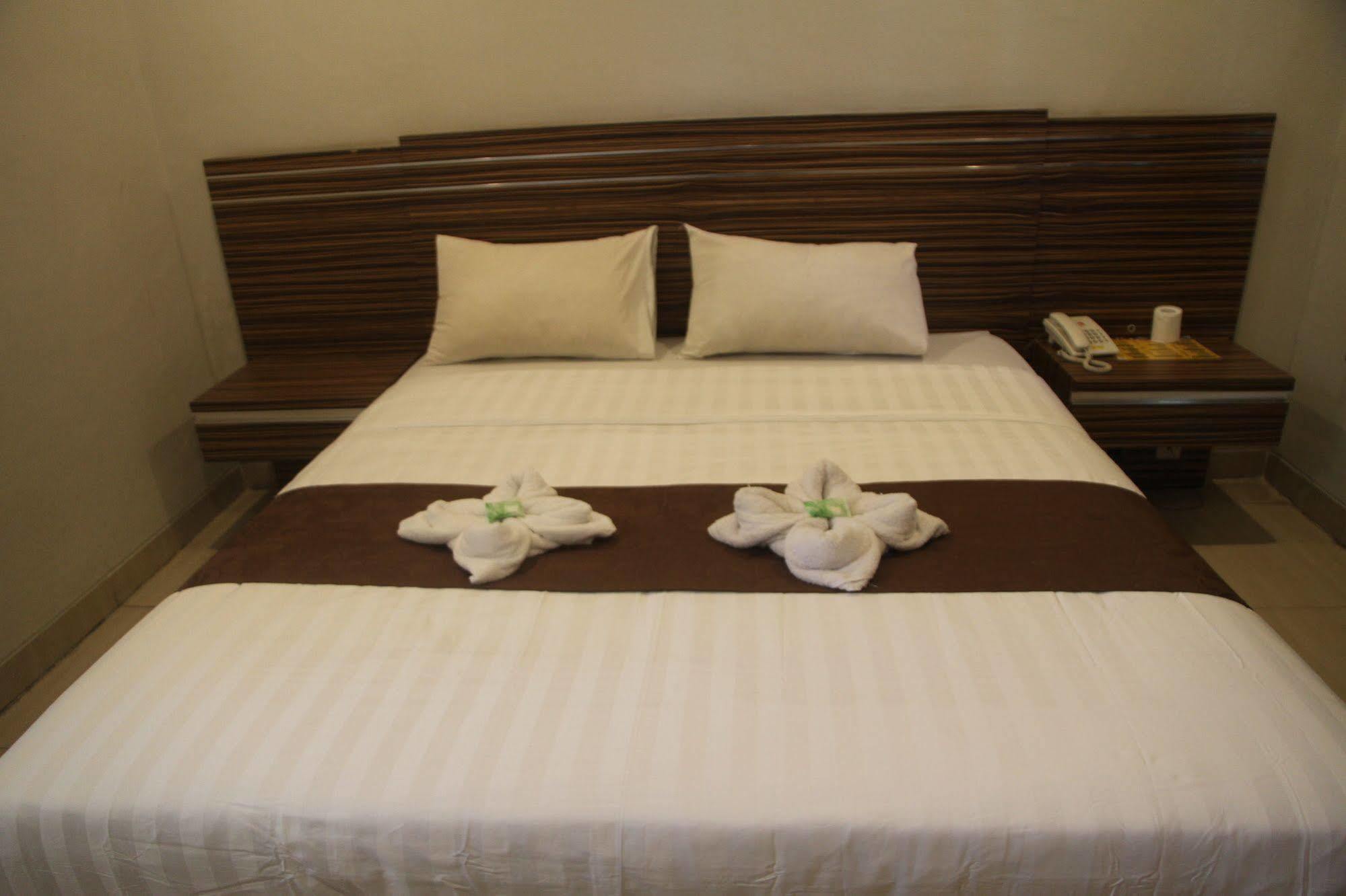 Palapa Hotel Матарам Экстерьер фото