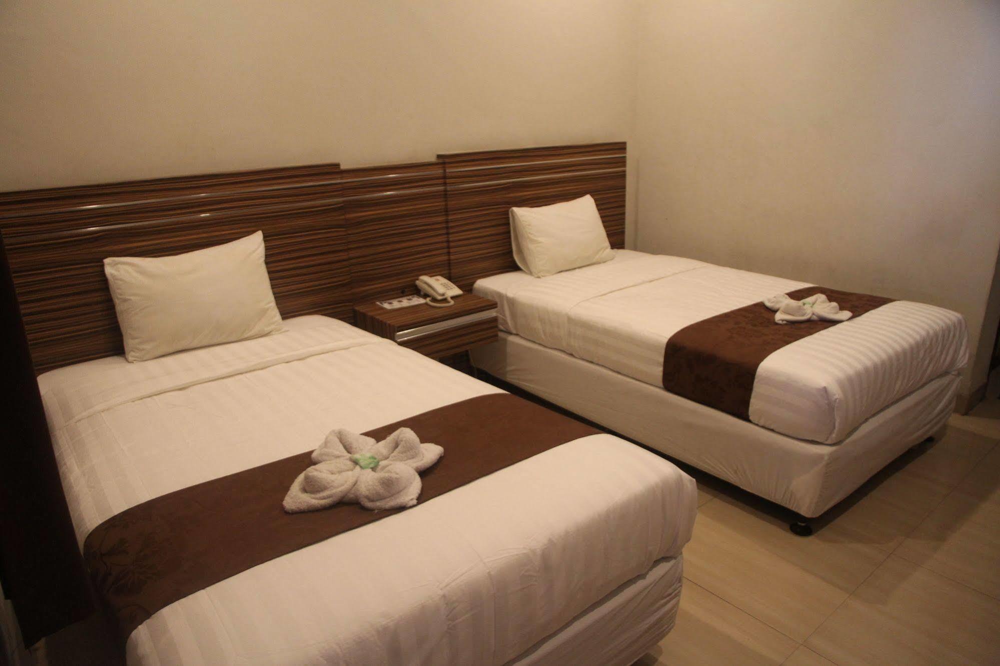 Palapa Hotel Матарам Экстерьер фото