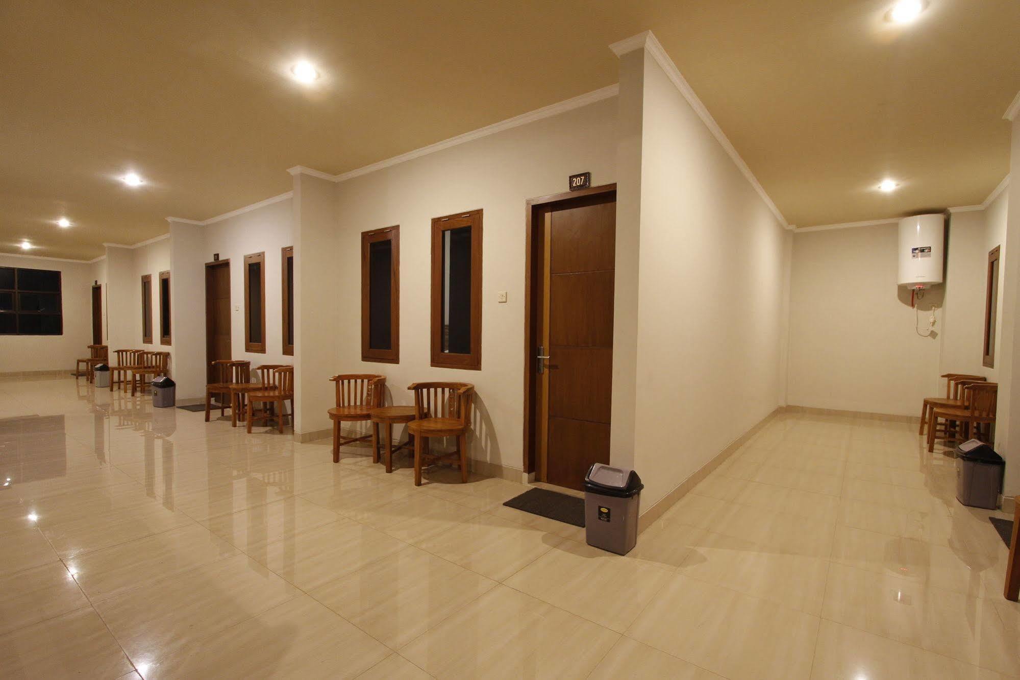 Palapa Hotel Матарам Экстерьер фото